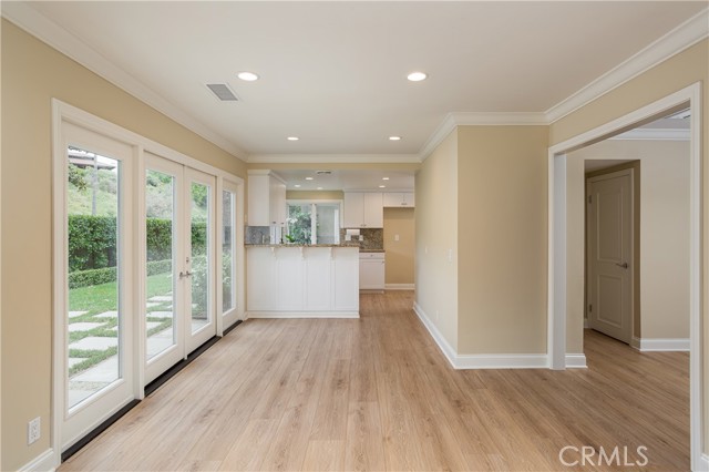 520 Laver Way, Newport Beach CA: https://media.crmls.org/medias/3bdeaa01-970a-4ace-a261-3d7f1d98557f.jpg