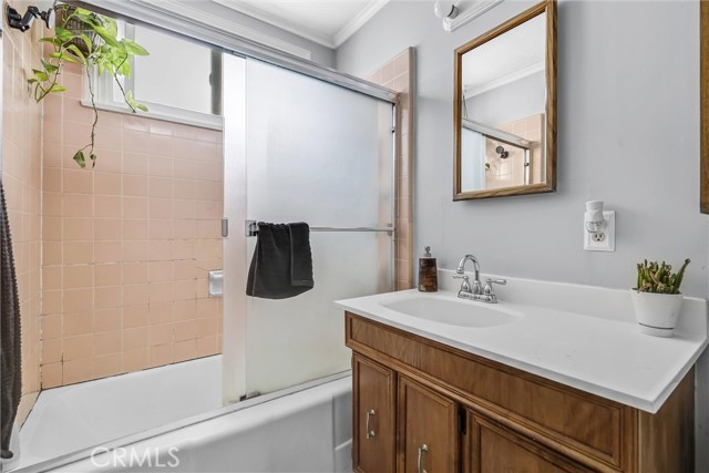 266 Grandview, Laguna Beach CA: https://media.crmls.org/medias/3bdee043-3807-4da1-8d89-74aa083a02cd.jpg