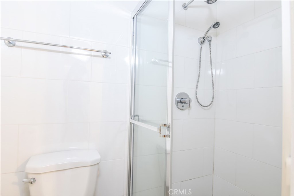 https://media.crmls.org/medias/3bdee8d0-0569-492c-9818-d851015d6d29.jpg?preset=X-Large