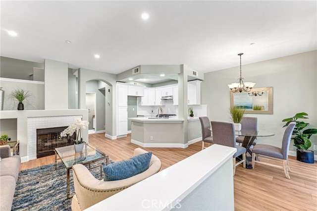 Detail Gallery Image 4 of 50 For 304 Birch Grove, Irvine,  CA 92618 - 2 Beds | 2/1 Baths