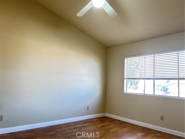 Detail Gallery Image 13 of 27 For 567 Springbrook, Irvine,  CA 92614 - 3 Beds | 2/1 Baths