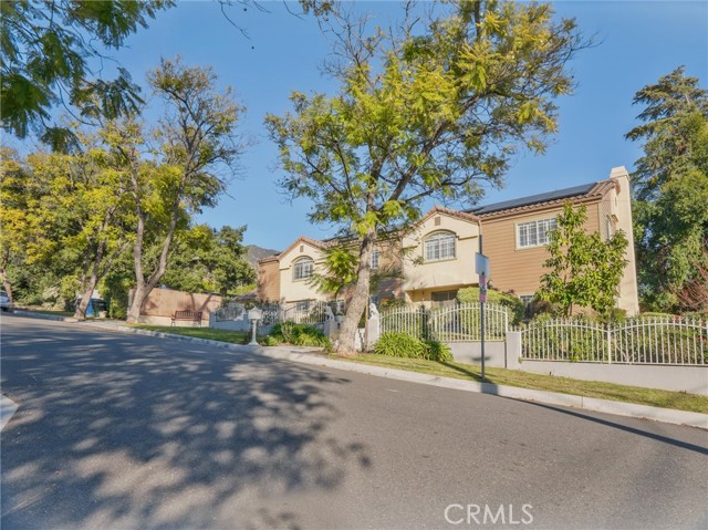 Detail Gallery Image 4 of 59 For 99 W Grandview Ave, Sierra Madre,  CA 91024 - 5 Beds | 4 Baths