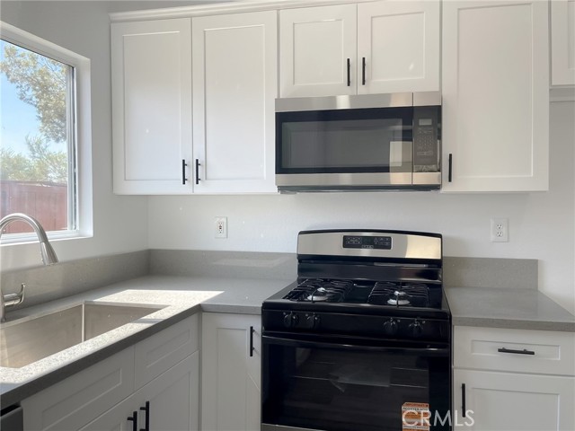 10779 Begonia Street, Adelanto CA: https://media.crmls.org/medias/3be013b1-729f-4537-9984-2c5fe32ae814.jpg