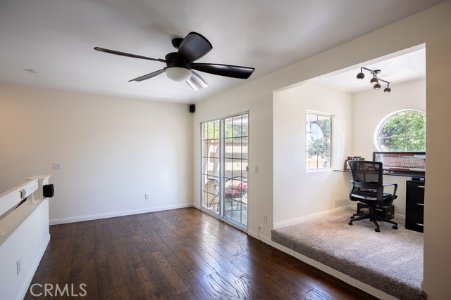 Detail Gallery Image 20 of 25 For 23930 Arroyo Park Dr #111,  Valencia,  CA 91355 - 2 Beds | 2 Baths