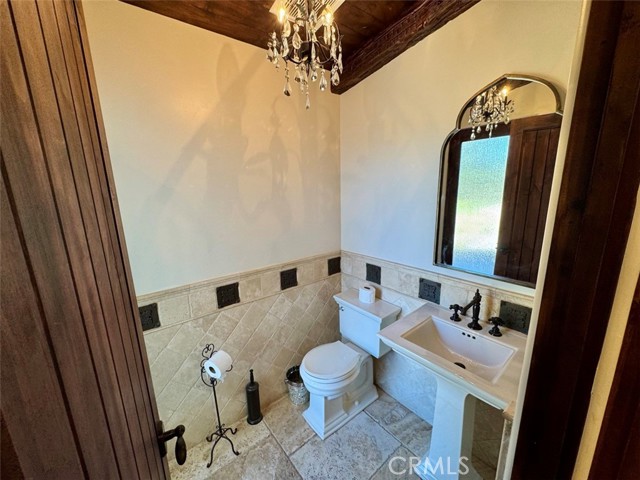 1415 Via Vallarta, Riverside CA: https://media.crmls.org/medias/3be0e3ad-5d9d-48e1-92de-6e60e475dfb9.jpg