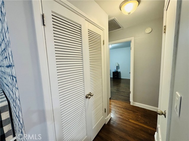 Detail Gallery Image 11 of 44 For 11905 Paso Robles, Granada Hills,  CA 91344 - 4 Beds | 3 Baths