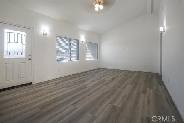 Detail Gallery Image 3 of 28 For 16105 Tawney Ridge Ln, Victorville,  CA 92394 - 3 Beds | 2 Baths