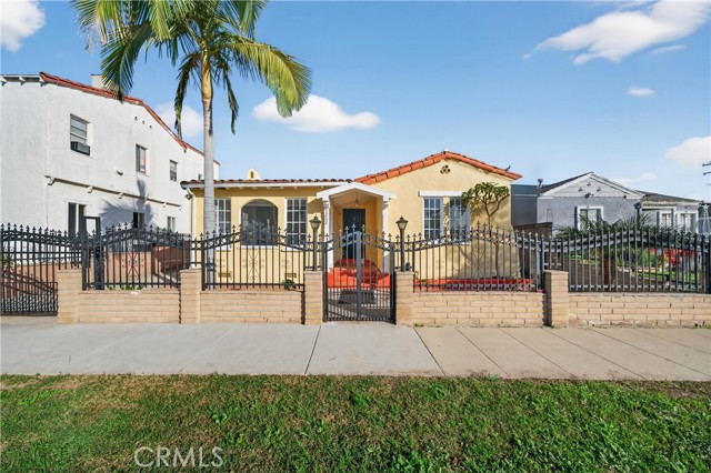 Detail Gallery Image 3 of 34 For 2232 Northside, Montebello,  CA 90640 - 2 Beds | 1/1 Baths