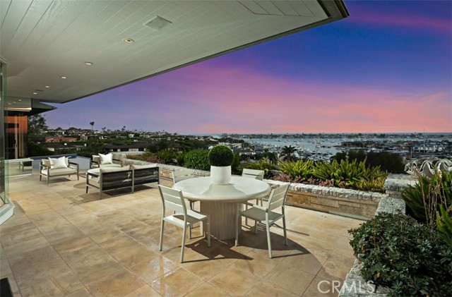 Detail Gallery Image 7 of 60 For 1535 Dolphin Terrace, Corona Del Mar,  CA 92625 - 3 Beds | 3/1 Baths