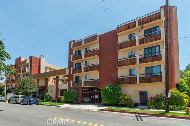 Detail Gallery Image 1 of 1 For 8710 Independence Ave #301,  Canoga Park,  CA 91304 - 2 Beds | 2 Baths