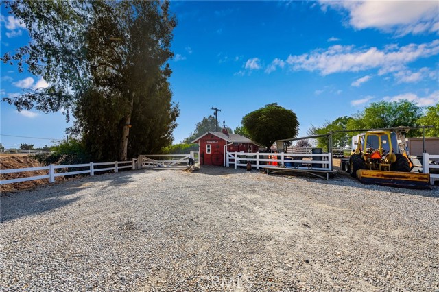 Detail Gallery Image 5 of 65 For 35962 Ivy Ave., Yucaipa,  CA 92399 - 4 Beds | 3/2 Baths