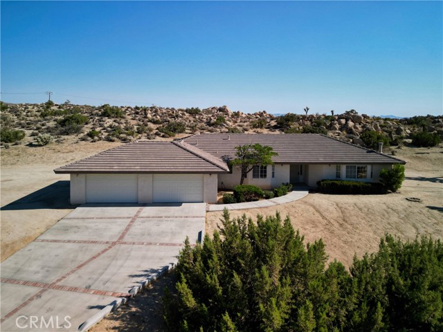 5601 Grand Avenue, Yucca Valley CA: https://media.crmls.org/medias/3be3091c-5269-4aa1-ad35-2abb58a01068.jpg