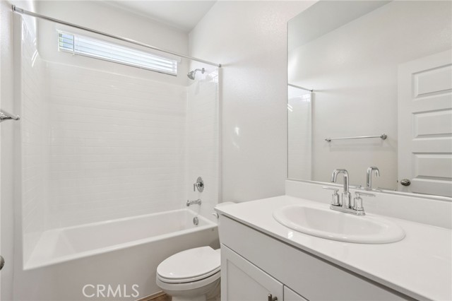 Detail Gallery Image 22 of 38 For 19536 Hanging Rock Rd, Lake Elsinore,  CA 92532 - 4 Beds | 3 Baths