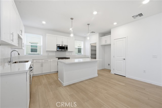 Detail Gallery Image 11 of 53 For 9365 via Azul, Pico Rivera,  CA 90660 - 3 Beds | 3 Baths