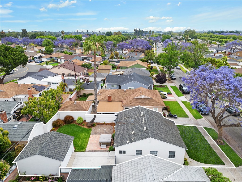 https://media.crmls.org/medias/3be48b04-935b-49b0-9cf2-cee556b8e7cf.jpg?preset=X-Large