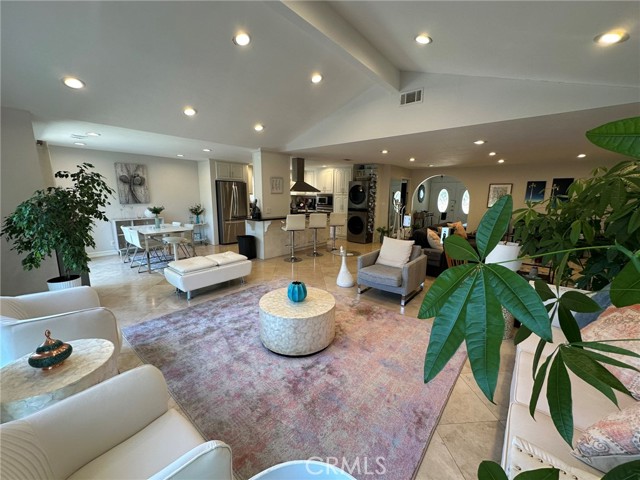 24017 Sylvan Street, Woodland Hills CA: https://media.crmls.org/medias/3be4cdaf-1e6b-4354-899e-e34e757bfec1.jpg