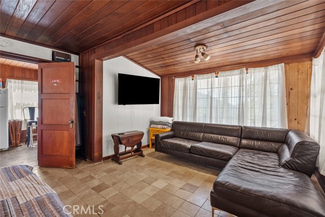 39813 Calle Carona, Green Valley CA: https://media.crmls.org/medias/3be5aa73-b9c0-47ce-9d3b-a79b54000edc.jpg