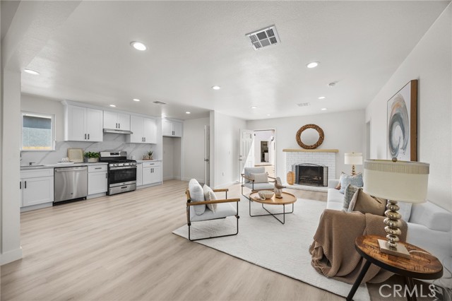 Image 6 of 37 For 2024 Grandridge Ave