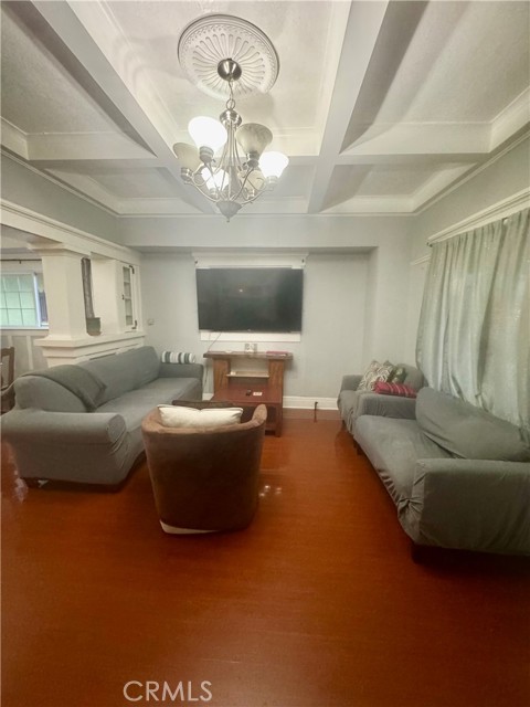 Detail Gallery Image 9 of 31 For 2129 30th W 30th St, Los Angeles,  CA 90018 - 4 Beds | 1 Baths