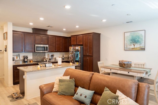 40438 Calle Real, Murrieta CA: https://media.crmls.org/medias/3be708c7-2e01-4737-90be-6adf7ca731cc.jpg