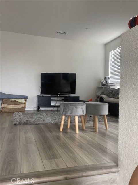 Detail Gallery Image 9 of 13 For 28378 Deer Brush Dr, Nuevo,  CA 92567 - 3 Beds | 2/1 Baths