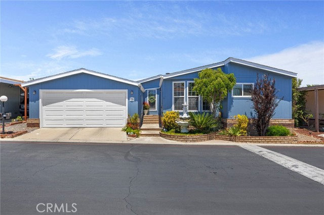 1550 Rimpau Avenue, Corona CA: https://media.crmls.org/medias/3be7b129-458f-492e-a22d-e546df87eae1.jpg