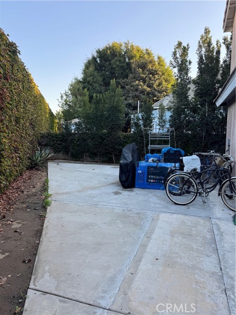 Detail Gallery Image 6 of 14 For 2057 Bush, Santa Ana,  CA 92706 - 4 Beds | 3 Baths