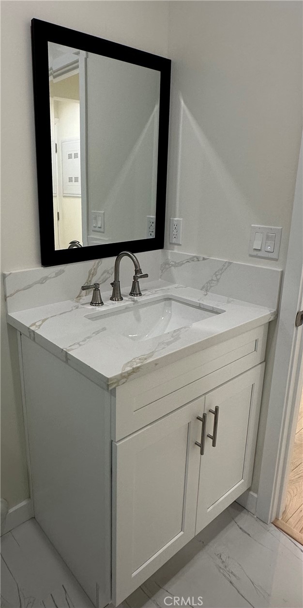 7726 Laurel Canyon Boulevard, North Hollywood CA: https://media.crmls.org/medias/3be8ef96-53df-481d-add4-6b1526a6cdd8.jpg