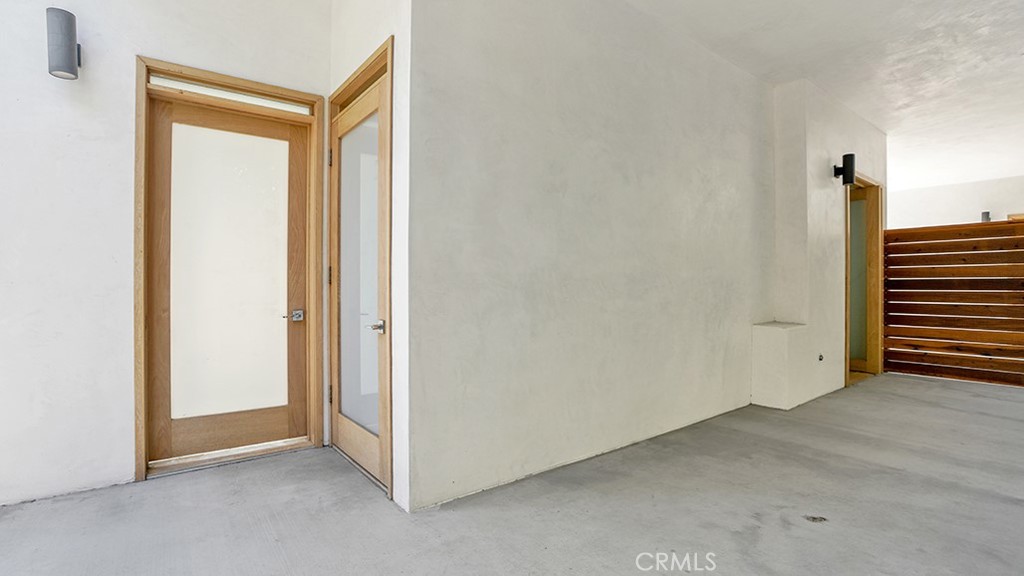 https://media.crmls.org/medias/3be97af2-9ca8-4e31-b5a9-2eeb750b7615.jpg?preset=X-Large