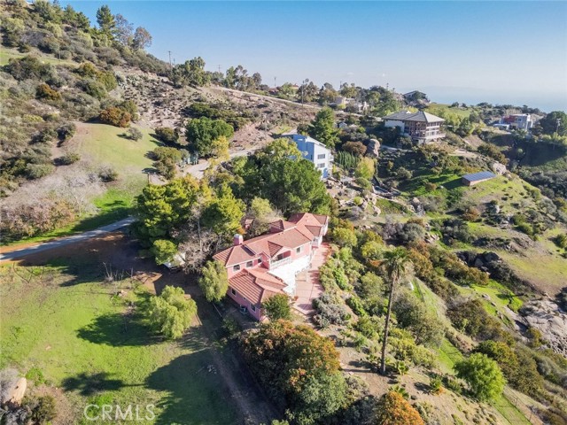 Detail Gallery Image 5 of 74 For 135 Loma Metisse Rd, Malibu,  CA 90265 - 5 Beds | 5 Baths