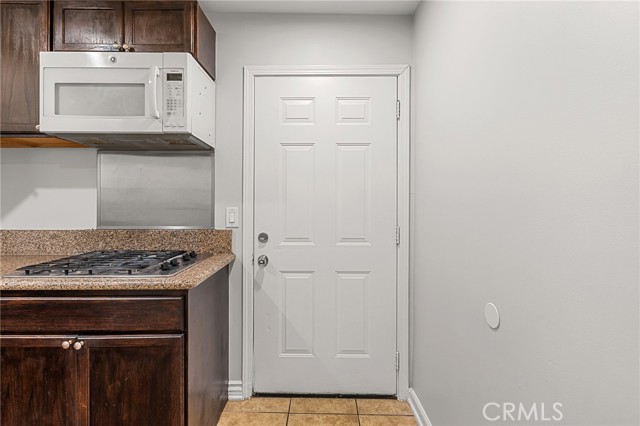 9414 Linden Avenue, Bloomington CA: https://media.crmls.org/medias/3bea9817-c629-4932-9a90-c391010decec.jpg