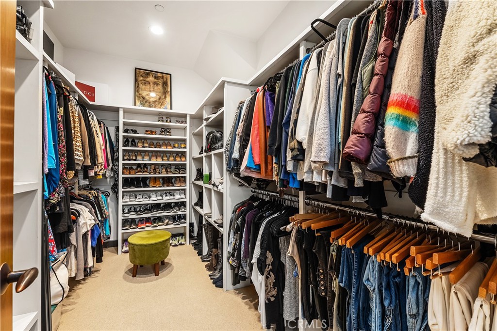 https://media.crmls.org/medias/3beab782-0d08-41e0-adae-5d928713d372.jpg?preset=X-Large