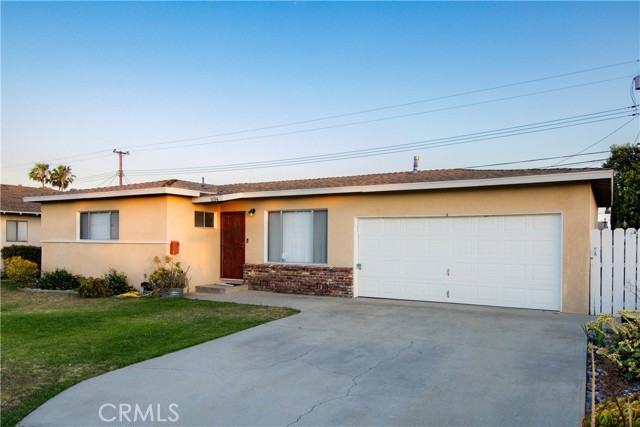 1134 E Highland Court, Ontario CA: https://media.crmls.org/medias/3beb03d3-5b3b-4579-91cd-fe1de8e2a6f3.jpg