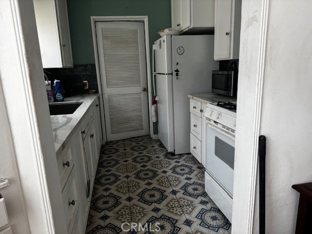 Detail Gallery Image 6 of 14 For 5951 S Van Ness Ave, Los Angeles,  CA 90047 - 2 Beds | 1 Baths
