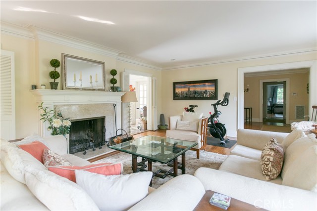 Detail Gallery Image 10 of 26 For 740 Pinehurst Dr, Pasadena,  CA 91106 - 4 Beds | 4/1 Baths