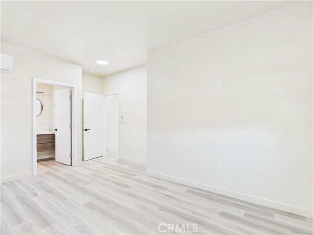 8457 Langdon, North Hills CA: https://media.crmls.org/medias/3bec5847-3963-4568-a64b-a8989dd89898.jpg