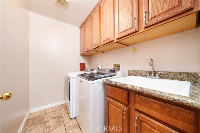 6290 Morning Place, Rancho Cucamonga CA: https://media.crmls.org/medias/3becfc24-f5b8-4a8e-858e-c3abe1b5de32.jpg