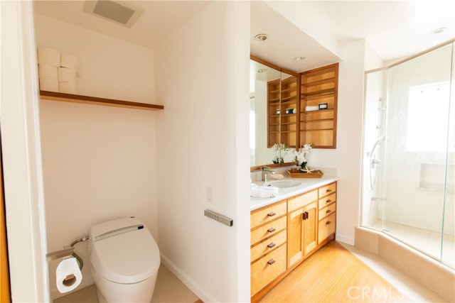 Detail Gallery Image 21 of 38 For 1139 Harvard St #B,  Santa Monica,  CA 90403 - 3 Beds | 2/1 Baths