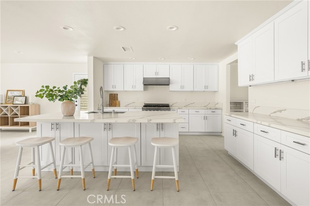 19201 Barrett Lane, North Tustin CA: https://media.crmls.org/medias/3bed484a-dc37-4097-a34d-336ddb91681b.jpg