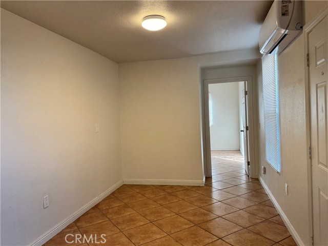 Detail Gallery Image 2 of 11 For 7757 Boxwood Ave, Fontana,  CA 92336 - 1 Beds | 1 Baths