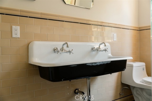 15113 Encanto Drive, Sherman Oaks CA: https://media.crmls.org/medias/3bed6cb7-0d2e-4b2e-9ff9-8d07edecad36.jpg