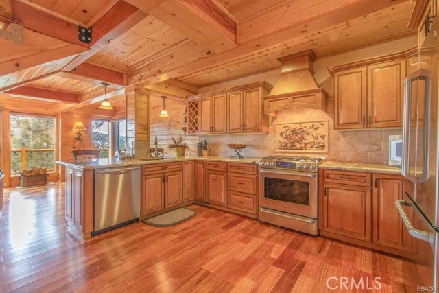 Detail Gallery Image 18 of 43 For 43478 Sheephorn Rd, Big Bear Lake,  CA 92315 - 3 Beds | 2 Baths