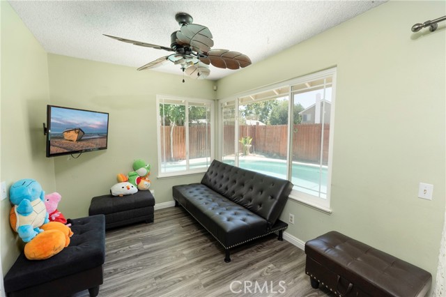 3886 New Haven Drive, Riverside CA: https://media.crmls.org/medias/3bee74b7-a78e-41f0-9ede-043e9b8701e5.jpg