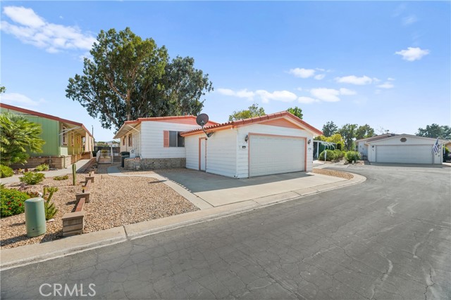 1735 Mango Way, Hemet CA: https://media.crmls.org/medias/3bee9a84-8df0-4e16-bb18-f14b5a3340a8.jpg