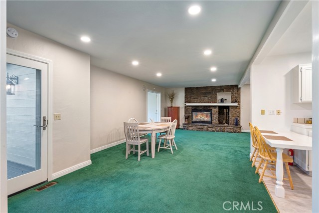 Detail Gallery Image 7 of 42 For 965 Sandalwood Dr, Lake Arrowhead,  CA 92352 - 3 Beds | 3 Baths