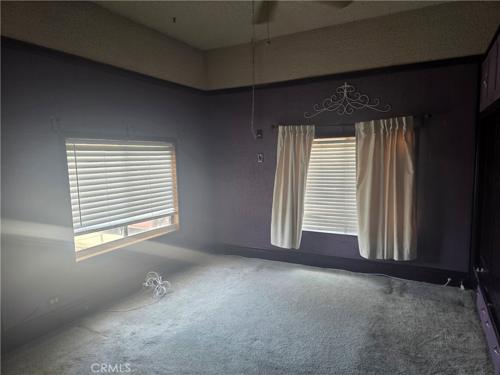 https://media.crmls.org/medias/3bef0e46-8de8-4506-8c12-0f6e97c4d9c2.jpg?preset=X-Large