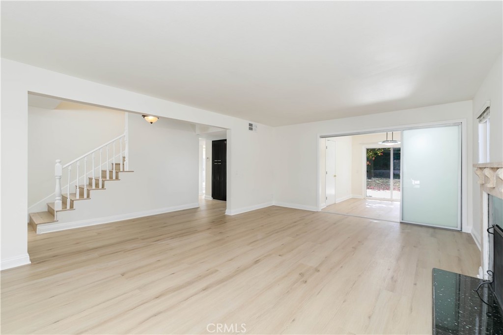 MLS #WS25267882 image #6