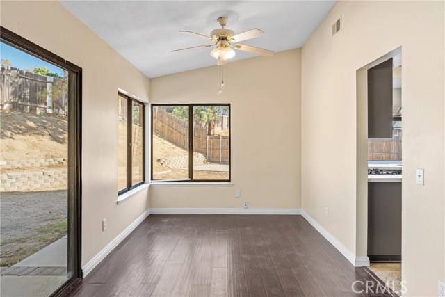 Detail Gallery Image 9 of 40 For 2395 Marigold St, San Bernardino,  CA 92407 - 4 Beds | 2 Baths