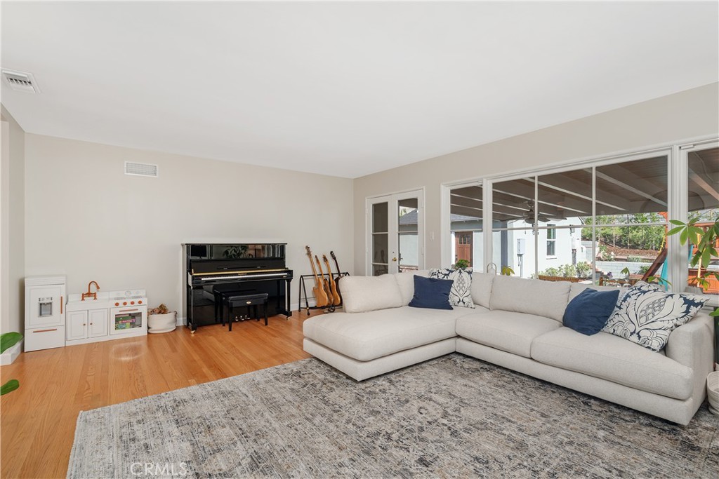 3309 Wedgewood Lane Burbank img 28