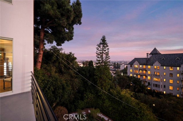 Detail Gallery Image 30 of 35 For 8246 Woodshill Trl, Los Angeles,  CA 90069 - 5 Beds | 5 Baths